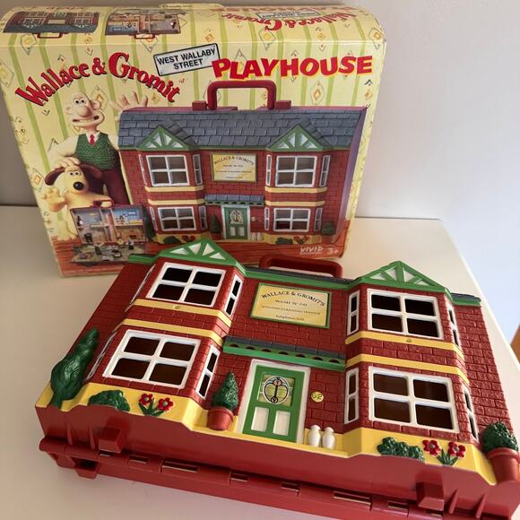 Wallace and Gromit West Wallaby Street Playhouse Vintage 1989 Travel Case Vivid - Picture 12 of 12